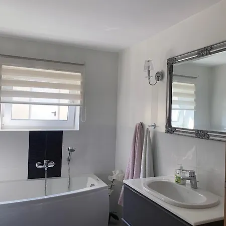 3 Pokojowy Apartament Na Parterze Domu W Gdyni Orlowie