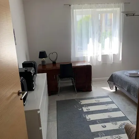 3 Pokojowy Apartament Na Parterze Domu W Gdyni Orlowie Apartment Gdynia